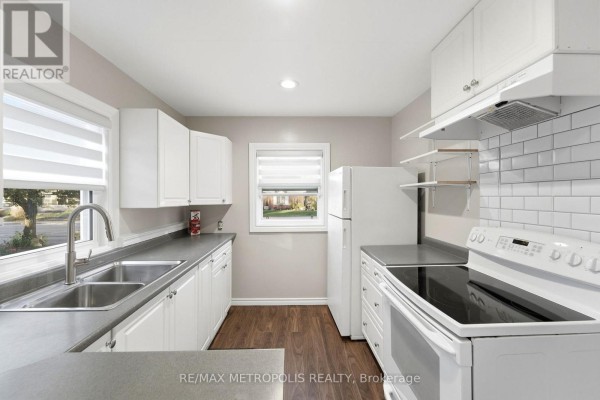 Laundry room - Main Fl - 56 Charing Cross Street, Brantford, ON N3R2H3 Photo 4