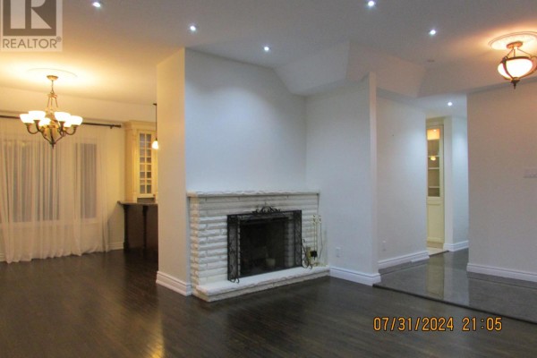 Dining room - Main Fl - 62 Leisure Lane W, Richmond Hill, ON L4C4X1 Photo 2
