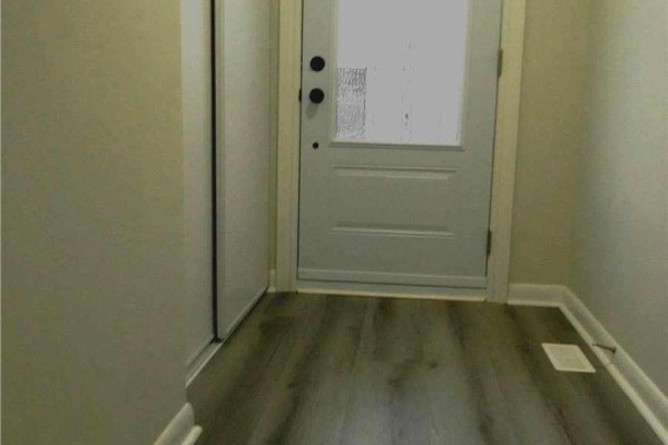 Bedroom - Main Fl - 776 Grace Street, Newmarket, ON L3Y2L3 Photo 4