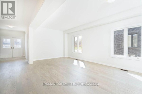 Living room - Main Floor - 1038 Hardy Way, Innisfil, ON L0L1W0 Photo 3