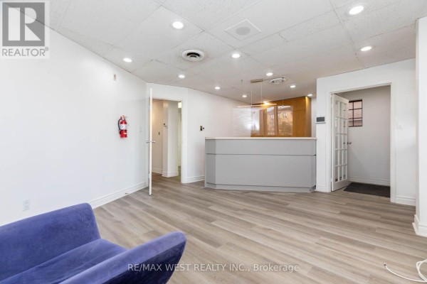 Main Floor - 1083 Bloor Street W, Toronto, ON M6H1M5 Photo 4
