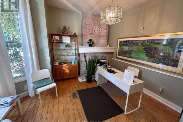 Main Floor - 1398 Queen Street E, Toronto, ON M4L1C9 Photo 3