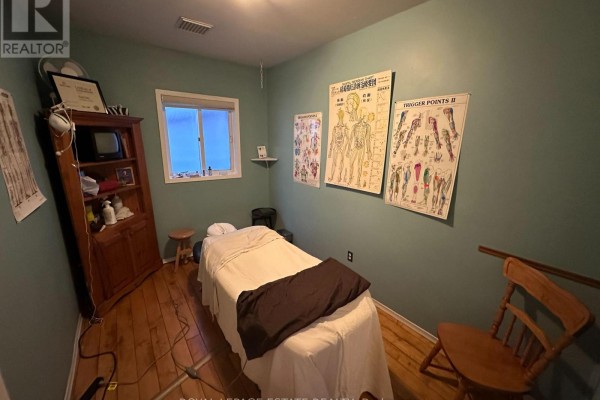 Main Floor - 1398 Queen Street E, Toronto, ON M4L1C9 Photo 4