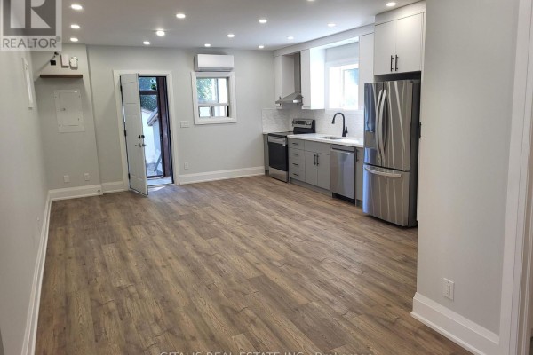 Main Floor - 195 Oakmount Road N, Toronto, ON M6P2N1 Photo 2