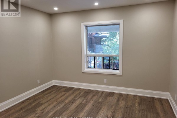 Main Floor - 195 Oakmount Road N, Toronto, ON M6P2N1 Photo 4