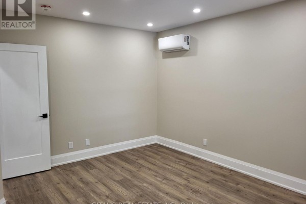 Main Floor - 195 Oakmount Road N, Toronto, ON M6P2N1 Photo 5