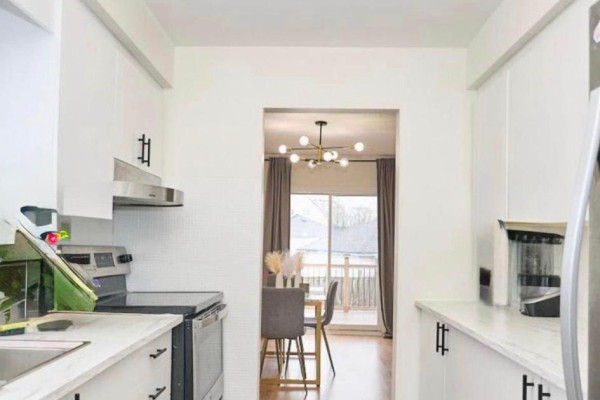 Laundry room - Main Floor - 20 Station Street, Welland, ON L3C5K7 Photo 3