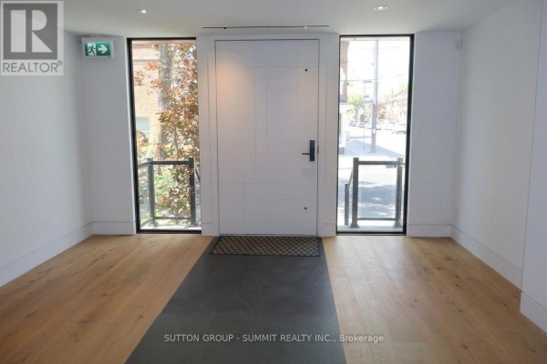 Main Floor - 218 Jane Street, Toronto, ON M6S3Y9 Photo 5