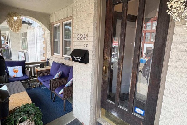 Main Floor - 2241 Queen Street E, Toronto, ON M4E1G1 Photo 3