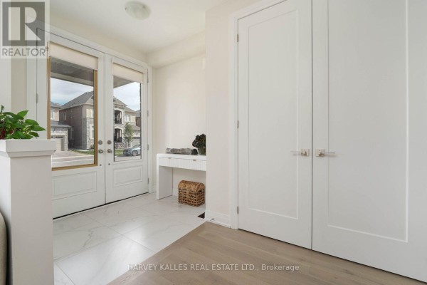 Main Floor - 253 Seaview Heights, East Gwillimbury, ON L9N0Z1 Photo 3