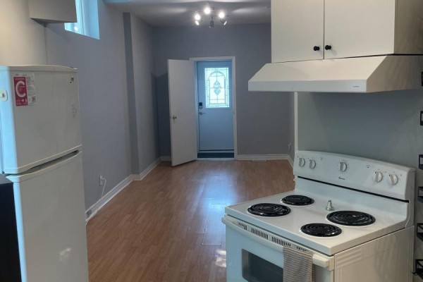 Main Floor - 281 Howland Avenue, Toronto, ON M5R3B8 Photo 5