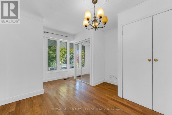 Bedroom - Main Floor - 3083 Portage Road, Niagara Falls, ON L2J2J8 Photo 4