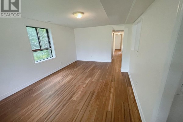 Living room - Main Floor - 320 Miami Drive, Georgina, ON L4P2Z7 Photo 5