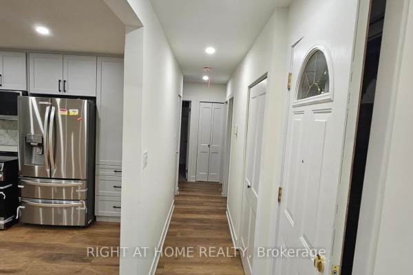 Kitchen - Main Floor - 38 Jasper Drive, Aurora, ON L4G3B9 Photo 4