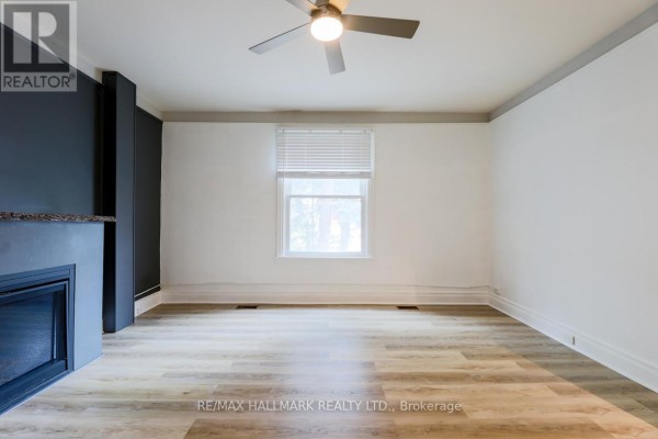 Bedroom 2 - Main Floor - 405 Kingston Road, Toronto, ON M4L1V1 Photo 4