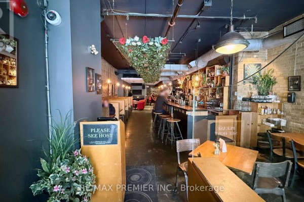 Main Floor - 563 Bloor Street W, Toronto, ON, photo 2
