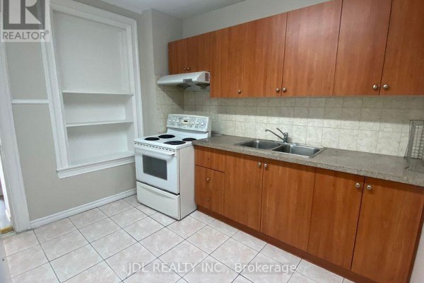 Main Floor - 593 Bathurst Street, Toronto, ON M5S2P8 Photo 2