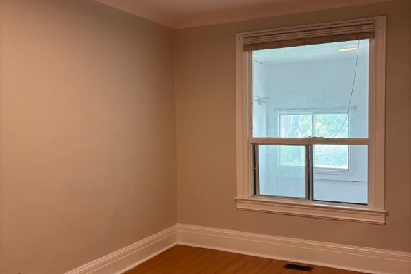 Main Floor - 593 Bathurst Street, Toronto, ON M5S2P8 Photo 3