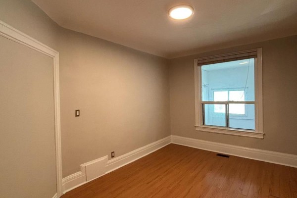 Main Floor - 593 Bathurst Street, Toronto, ON M5S2P8 Photo 4