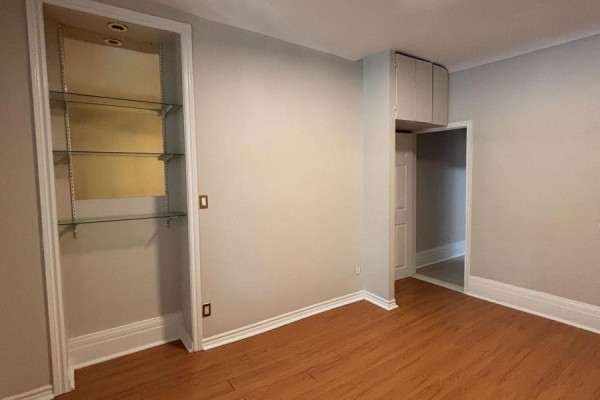 Main Floor - 593 Bathurst Street, Toronto, ON M5S2P8 Photo 5