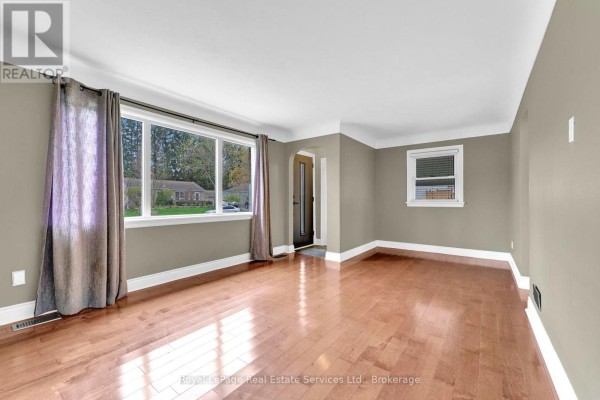 Main Floor - 65 Cumming Court, Hamilton, ON L9G1V4 Photo 4