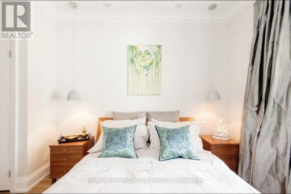 Main Floor - 72 Grace Street, Toronto, ON M6J2S2 Photo 5