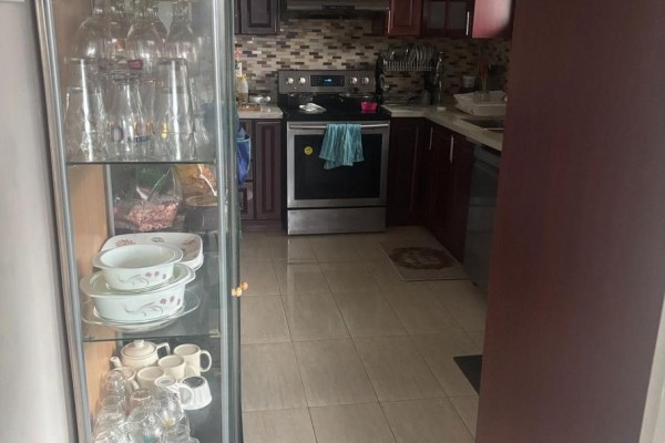 Main Floor - 7318 Shallford Road, Mississauga, ON L4T2P7 Photo 5