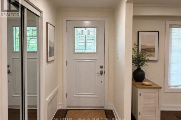 Main Floor - 86 Hamilton Drive, Newmarket, ON L3Y3E8 Photo 4
