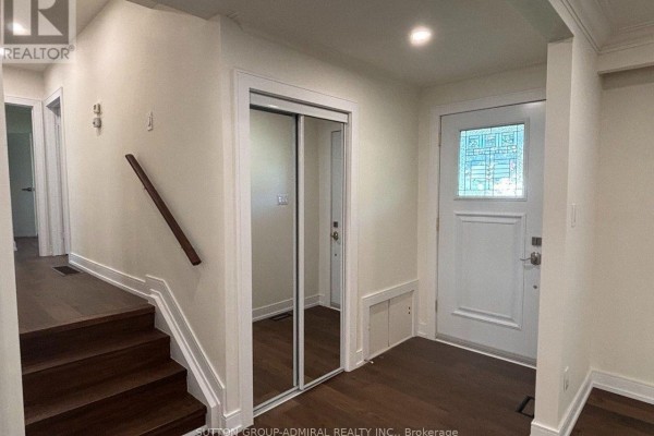 Main Floor - 86 Hamilton Drive, Newmarket, ON L3Y3E8 Photo 5