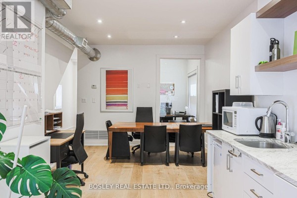Main Floor - 973 Dovercourt Road, Toronto, ON M6H2X6 Photo 5