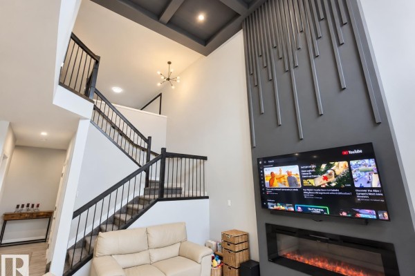 #main Floor 1565 Esaiw Pl Nw, Edmonton, AB T6M0E5 Photo 3