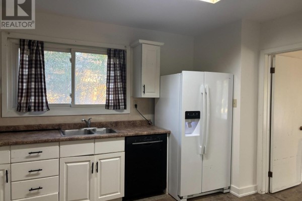 Main Floor Unit - 893 Ford Street, Peterborough, ON K9J5V2 Photo 4