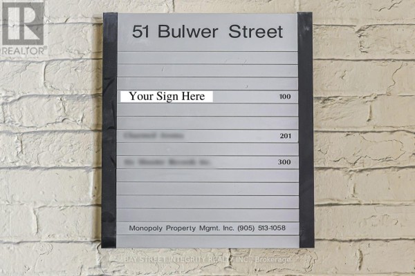 Main Flr - 51 Bulwer Street, Toronto, ON M5T1A1 Photo 4