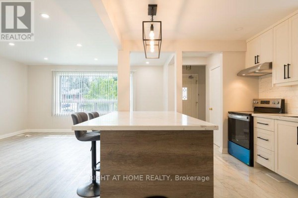Kitchen - Main House - 6 Bellvare Crescent, Toronto, ON M1R2M9 Photo 5