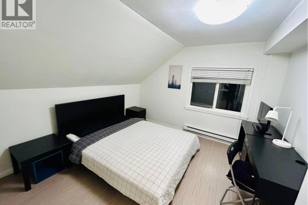 Main House 3093 29th Avenue, Vancouver, BC V6L1Y5 Photo 5