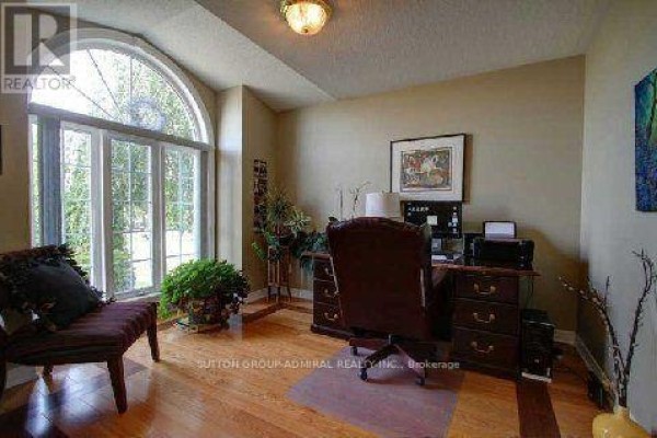 Eating area - Main Level - 153 Niagara Drive, Oshawa, ON L1G8A6 Photo 4