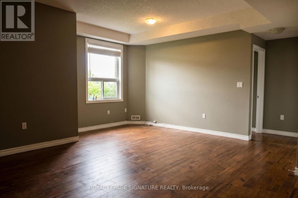 Main Level - 654 St David Street, Centre Wellington Photo 5