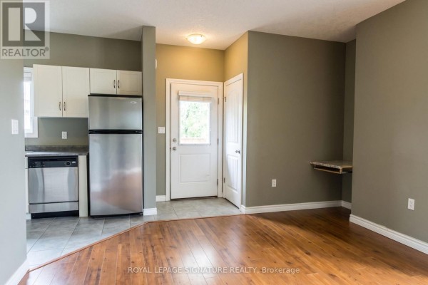 Kitchen - Main Level - 654 St. David Street N, Centre Wellington, ON N1M2X3 Photo 3