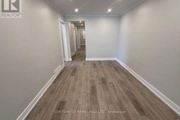 Main Level - 82 Verobeach Boulevard, Toronto, ON M9M1P9 Photo 4
