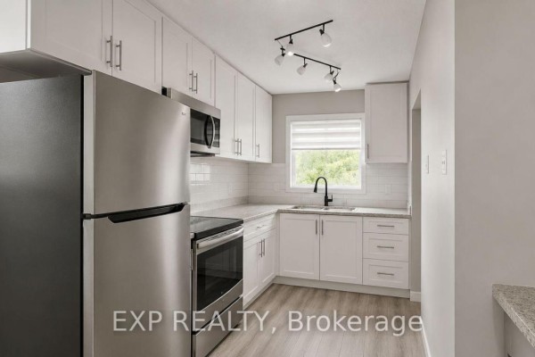 Dining room - Main Level - 87 Wellington Street E, Brampton, ON L6W1Y6 Photo 2