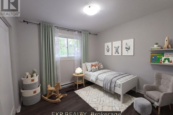 Bedroom 2 - Main Level - 87 Wellington Street E, Brampton, ON L6W1Y6 Photo 5