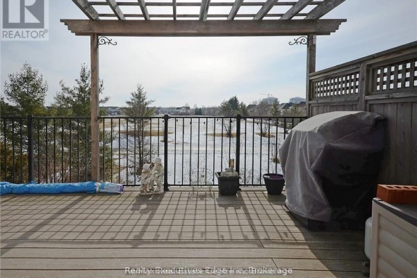 Kitchen - Main - 197 Farley Drive, Guelph, ON N1L1L7 Photo 4