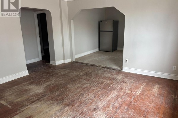 Main Unit 4 - 503 Oakwood Avenue, Toronto, ON, photo 2