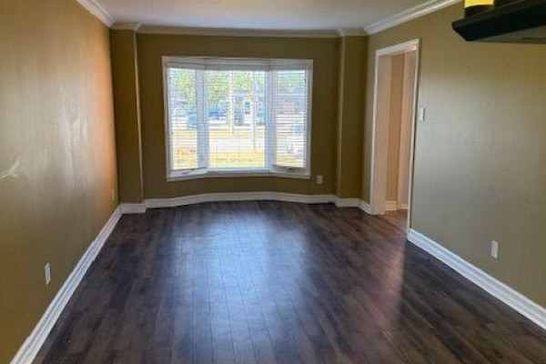 Main/2nd Floor - 480 Grove Street E, Barrie, ON L4M5W3 Photo 4