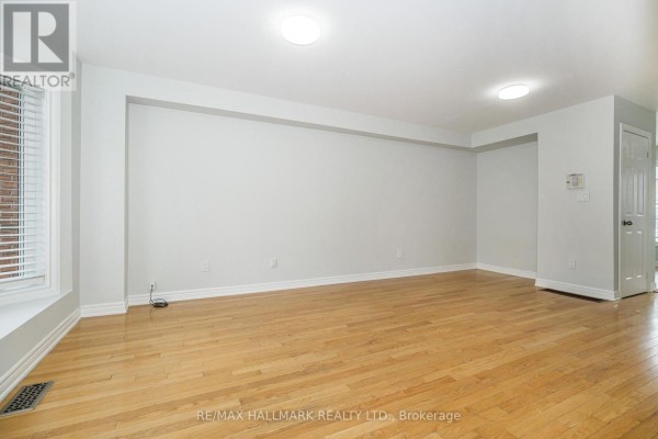 Dining room - Main/base - 125 Viella Street, Toronto, ON M6N5C7 Photo 2