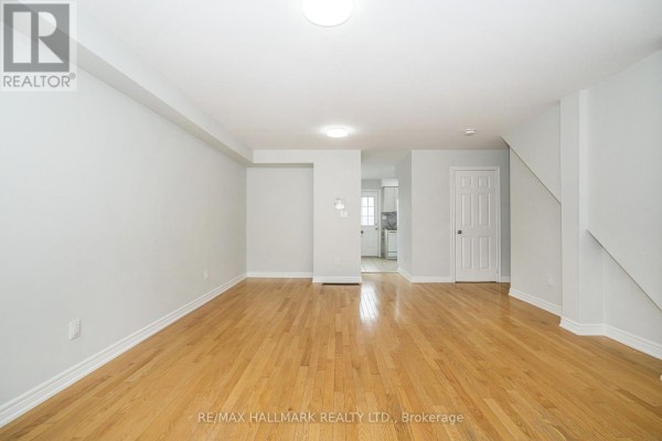 Kitchen - Main/base - 125 Viella Street, Toronto, ON M6N5C7 Photo 3