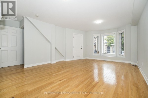 Eating area - Main/base - 125 Viella Street, Toronto, ON M6N5C7 Photo 4