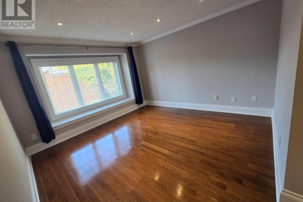 Mainhse - 322 Clinton Street, Toronto, ON M6G2Y8 Photo 4