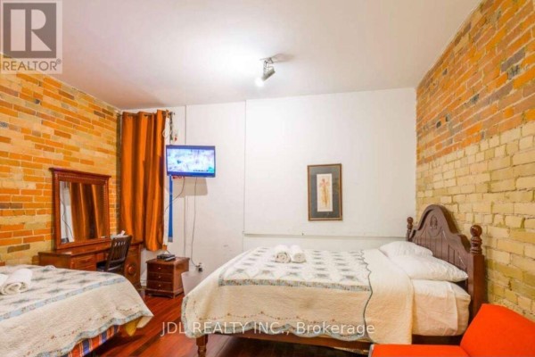 Masterbedroom A 2nd Floor - 118 Shuter St Street, Toronto, ON, photo 3