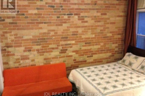 Masterbedroom A 2nd Floor - 118 Shuter St Street, Toronto, ON M5A1V8 Photo 5